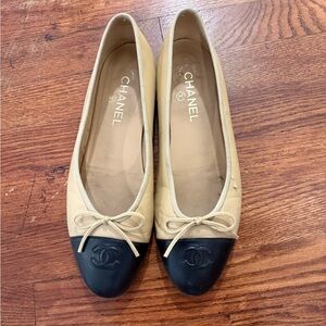 CHANEL Beige and Black Logo Cap-Toe Ballet Flats